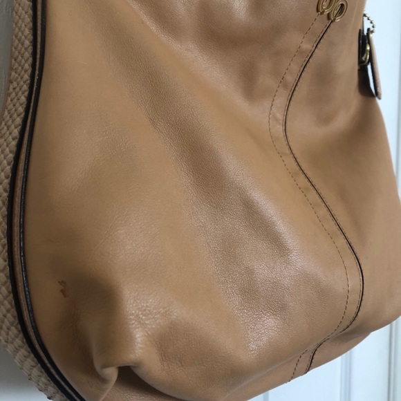 Coach Soft Leather Should Bag - Picture 6 of 6